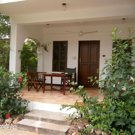 Flame Tree Cottages Нунгви Екстериор снимка