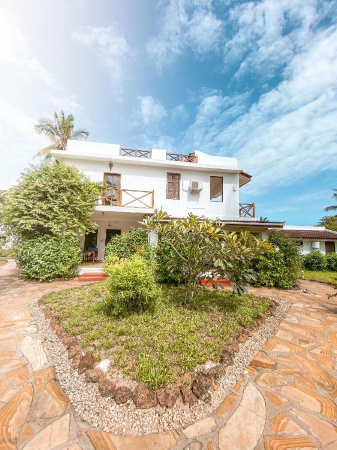 Flame Tree Cottages Нунгви Екстериор снимка