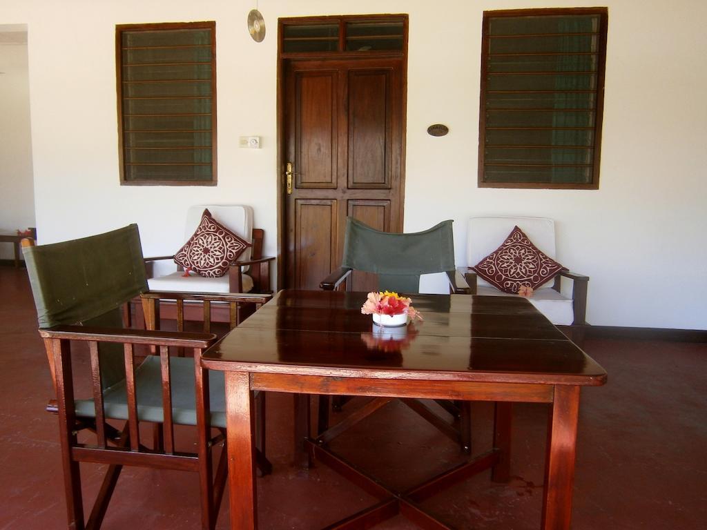 Flame Tree Cottages Нунгви Стая снимка