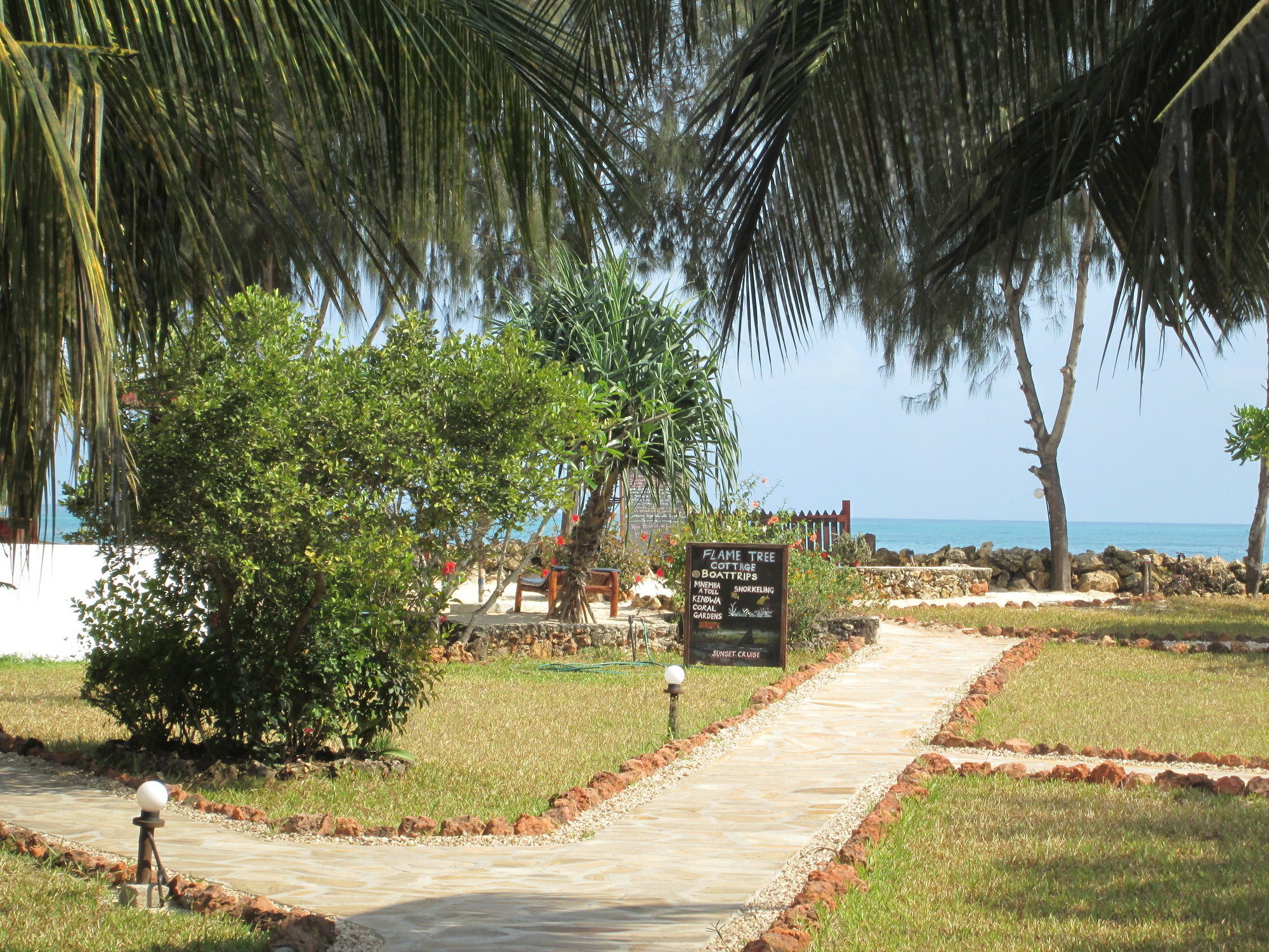 Flame Tree Cottages Нунгви Екстериор снимка